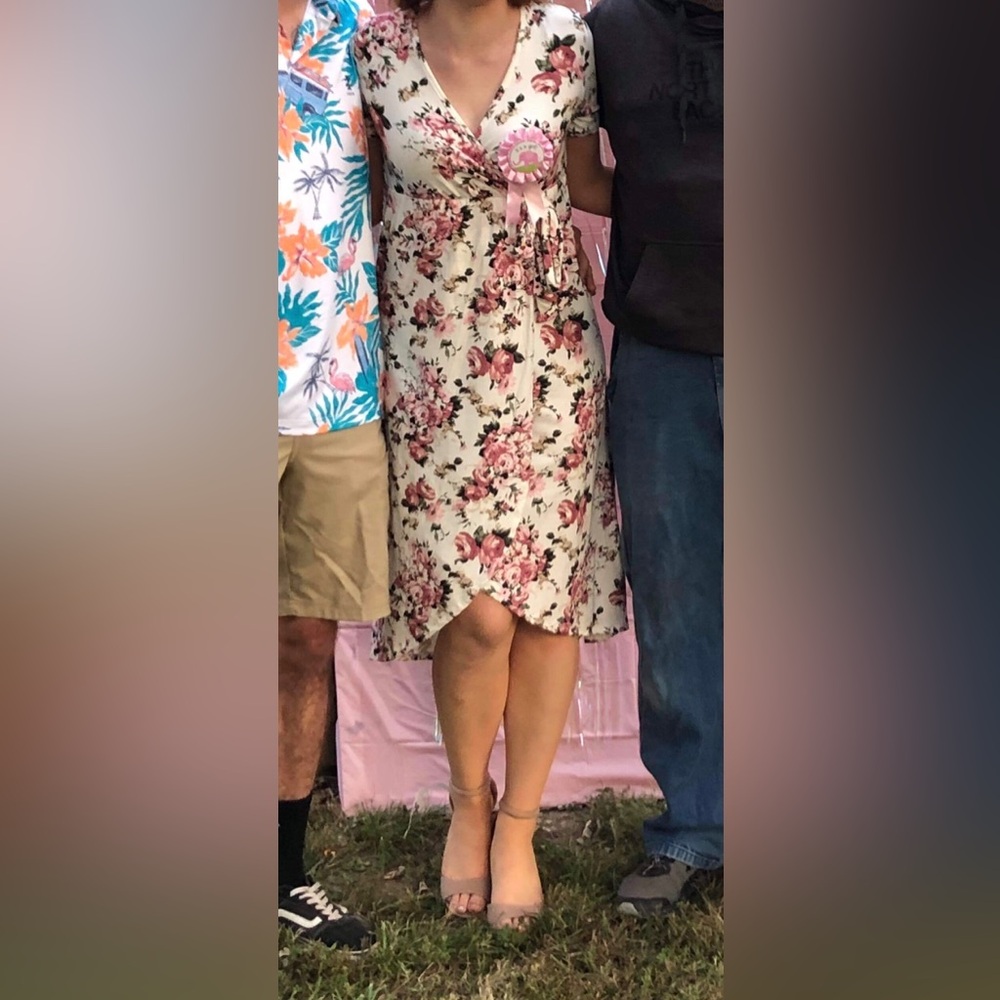 High-low Maternity Dress - Picture 3 of 3